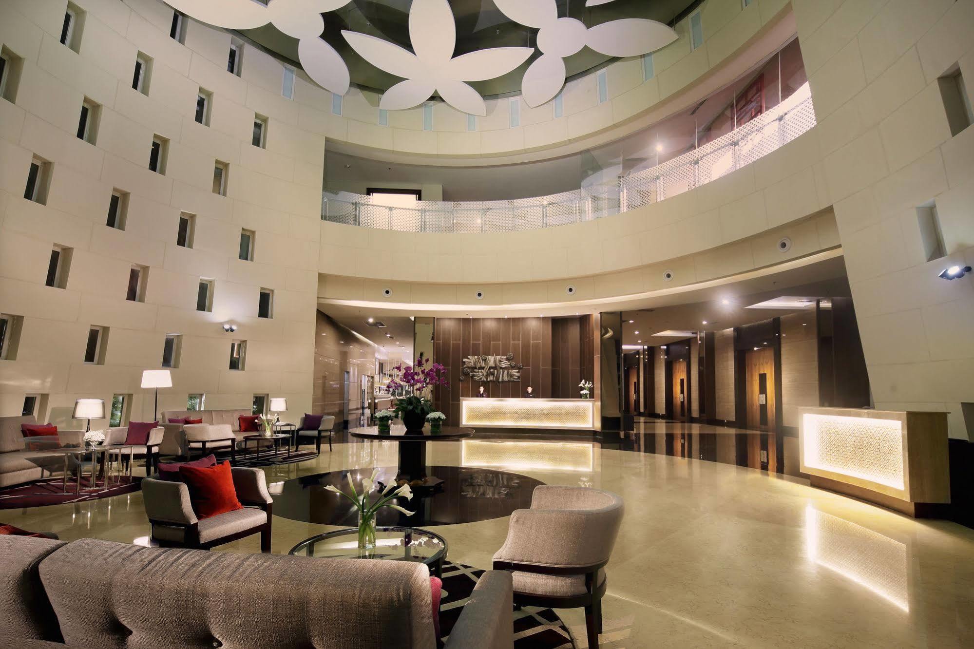 D'Primahotel Тангеранг Экстерьер фото